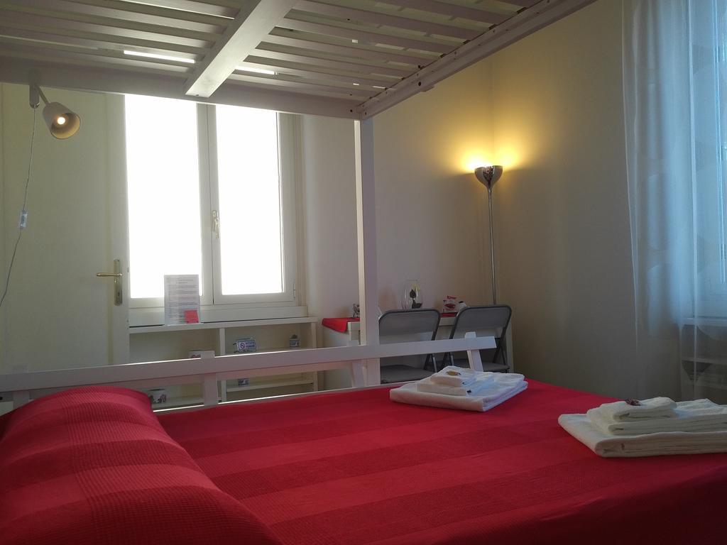 Couette-café Vatican Walls