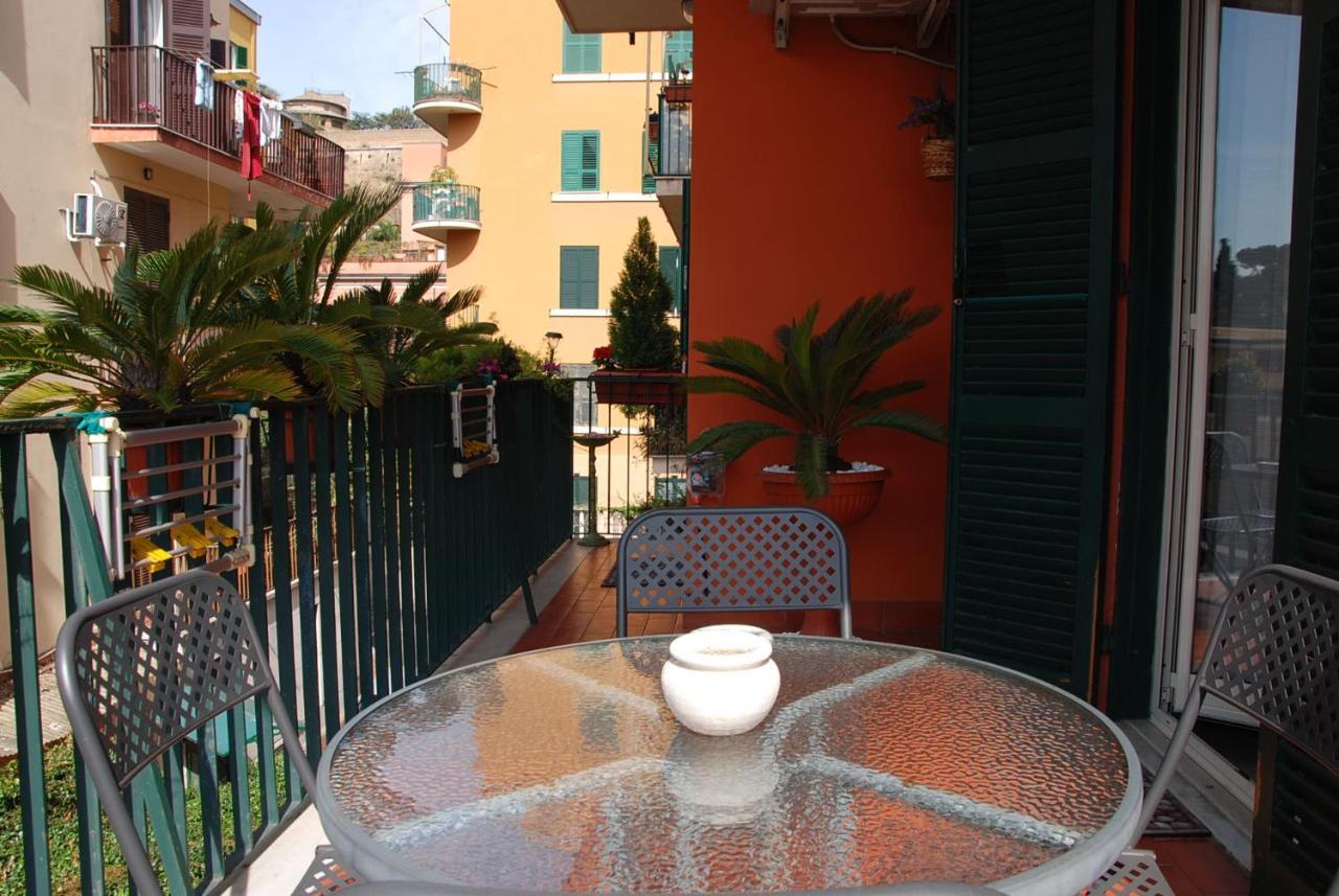 Vatican Walls Couette-café